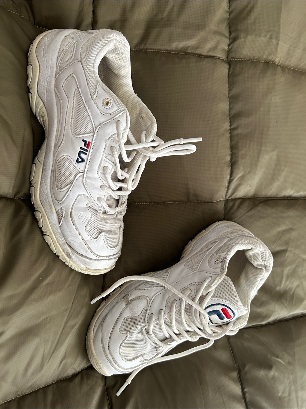 Fila Sneakers Vintage Styling Women’s size 7 EU size 38